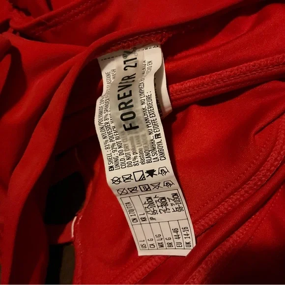 Swimsuit - Picture 4 of 4